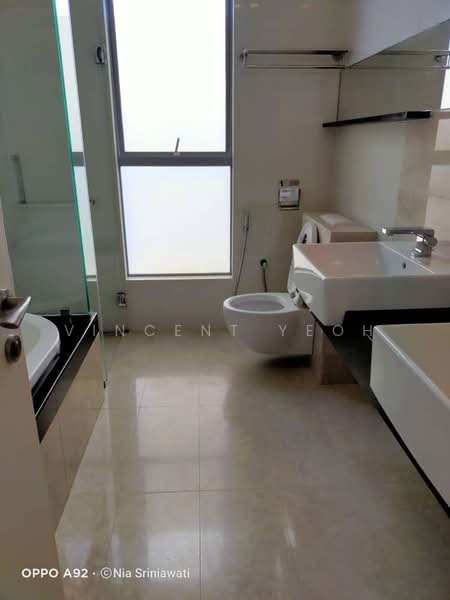 Kondominium untuk Dijual di Kiaramas Danai - Vincent Yeoh - Bathroom - PropertyGuru.com.my