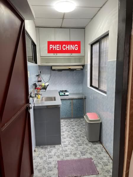 3-storey Terraced House for Sale in Teluk Kumbar (Penang) - Phei Ching - Kitchen - PropertyGuru.com.my