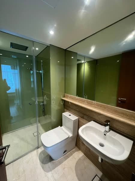 Servis Apartment untuk Disewa di Sky Suites @ KLCC - Anizah Abdullah - Bathroom - PropertyGuru.com.my