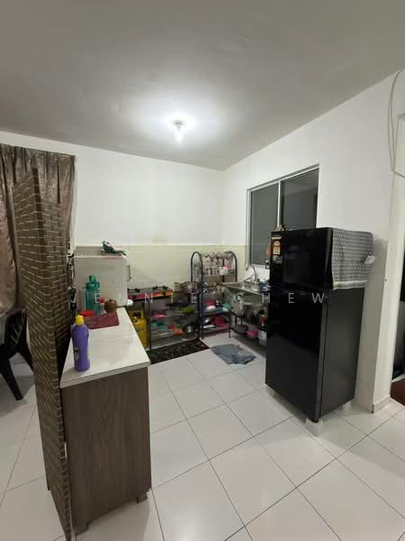 Kondominium untuk Dijual di Scott Towers @ Larkin JB - Jennie Chew - Kitchen - PropertyGuru.com.my