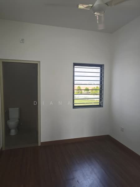 Rumah Teres 2 Tingkat untuk Disewa di Bukit Raja (Selangor) - Diana See - Bathroom - PropertyGuru.com.my