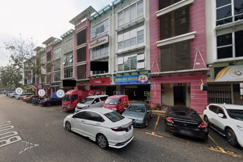 Shop for Rent in Seksyen 13 (Shah Alam) - Bond Lee - Exterior - PropertyGuru.com.my