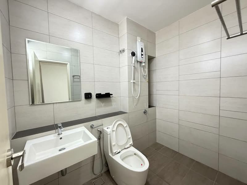 Rumah Teres untuk Disewa di Kota Emerald (Rawang) - Uthaya Kumar - Bathroom - PropertyGuru.com.my
