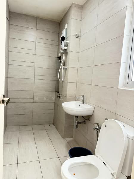 Rumah Teres untuk Disewa di Kota Emerald (Rawang) - Uthaya Kumar - Bathroom - PropertyGuru.com.my