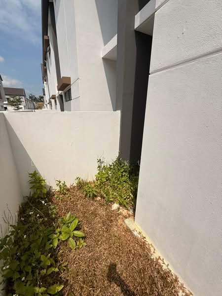 Rumah Teres 2 Tingkat untuk Disewa di Kota Emerald (Rawang) - Uthaya Kumar - Exterior - PropertyGuru.com.my