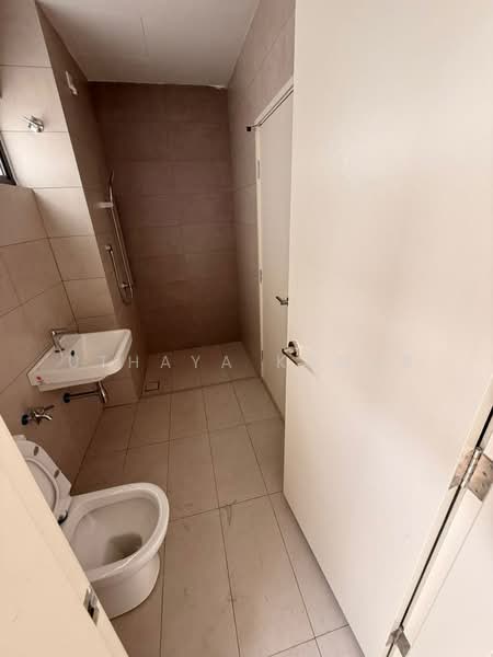 Rumah Teres 2 Tingkat untuk Disewa di Kota Emerald (Rawang) - Uthaya Kumar - Bathroom - PropertyGuru.com.my