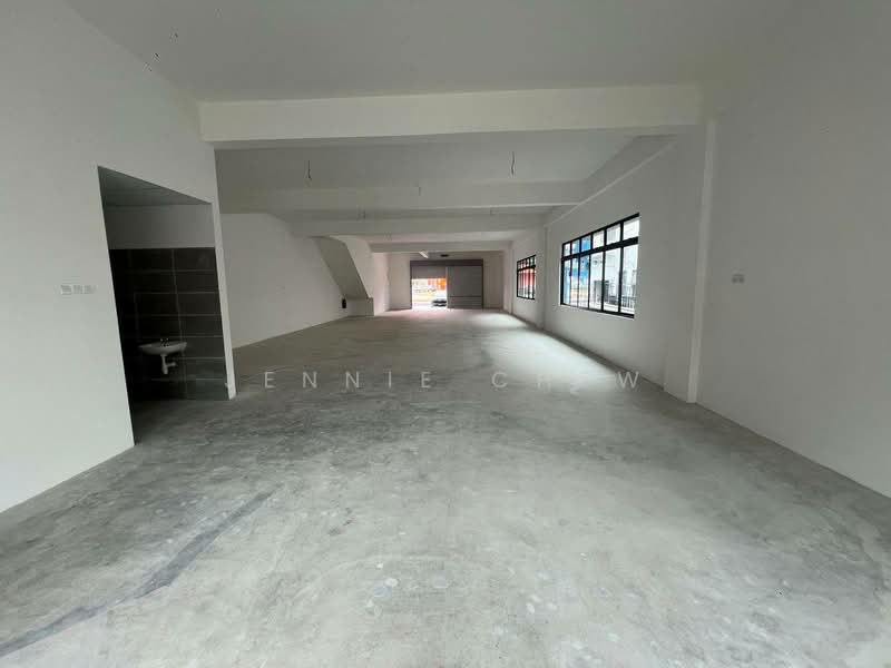 Shop for Rent in Taman Desa Cemerlang (Ulu Tiram) - Jennie Chew - Interior - PropertyGuru.com.my