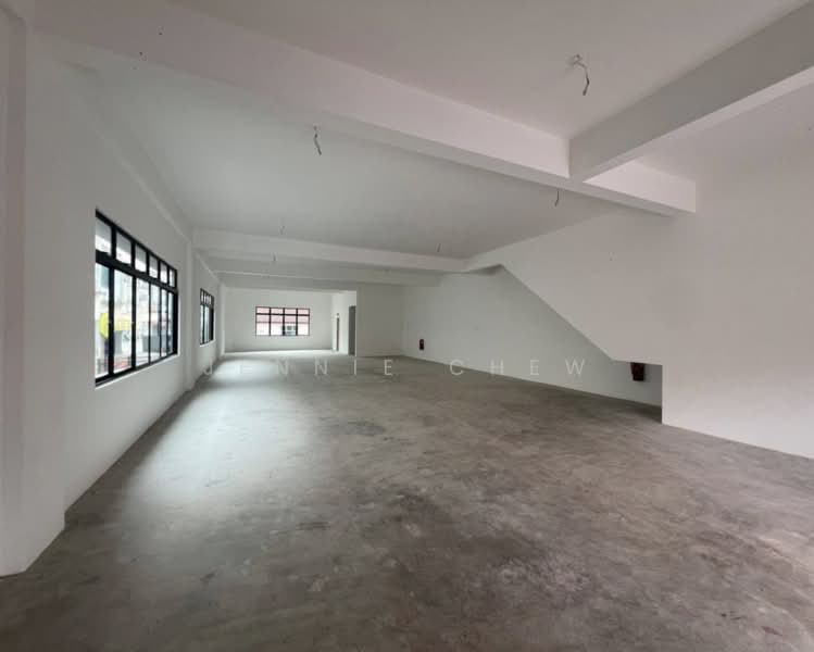 Shop for Rent in Taman Desa Cemerlang (Ulu Tiram) - Jennie Chew - Interior - PropertyGuru.com.my