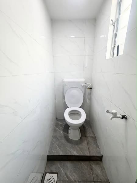 Flat for Sale at Taman Cempaka - Yvonne Lim - Bathroom - PropertyGuru.com.my