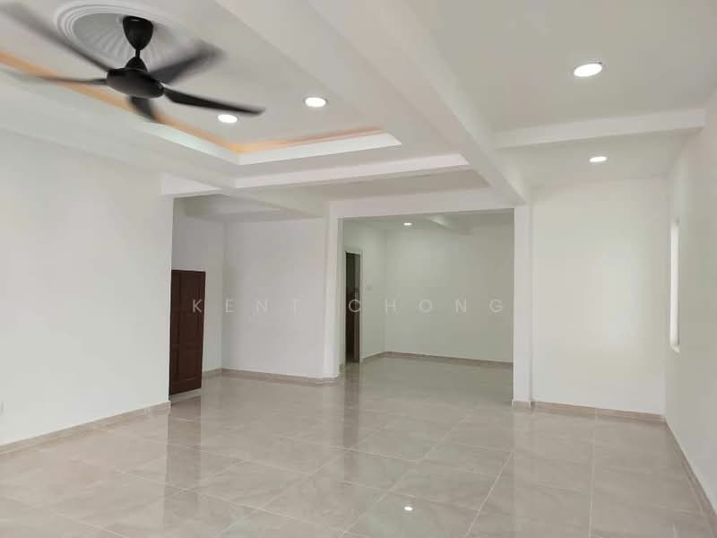 Rumah Teres 2 Tingkat untuk Dijual di Taman Kajang Utama (Kajang) - Kent Chong - Living Room - PropertyGuru.com.my