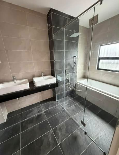 Rumah Teres 2 Tingkat untuk Dijual di Seremban 2 (Negeri Sembilan) - Zoey Wong - Bathroom - PropertyGuru.com.my