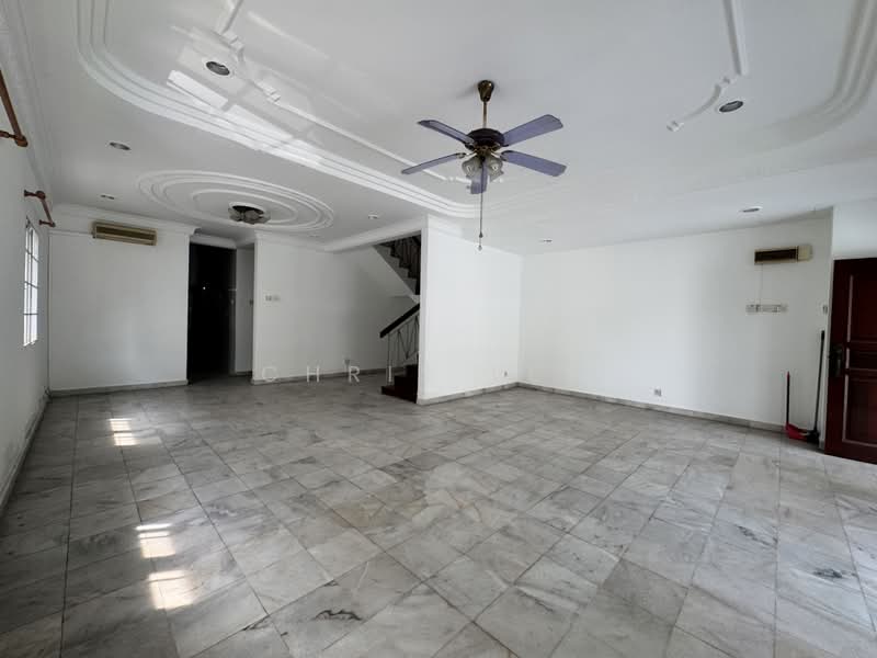 Rumah Teres 2 Tingkat untuk Dijual di Puchong (Selangor) - CHRIS LEW - Living Room - PropertyGuru.com.my
