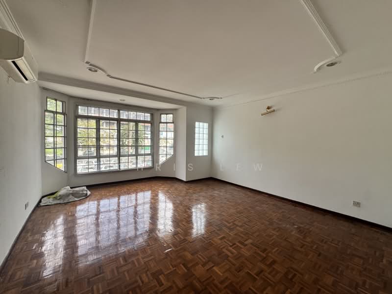 Rumah Teres 2 Tingkat untuk Dijual di Puchong (Selangor) - CHRIS LEW - Living Room - PropertyGuru.com.my