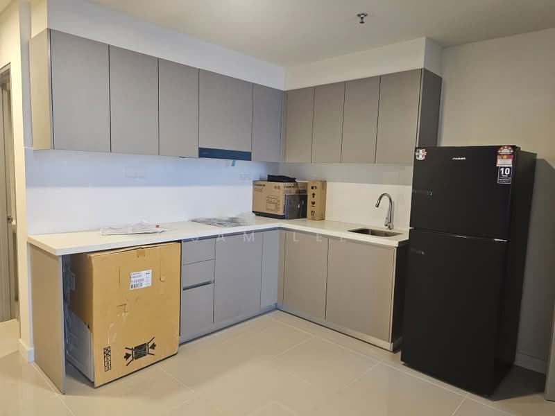Service Residence for Sale at 8th & Stellar - Sam Lee - Kitchen - PropertyGuru.com.my