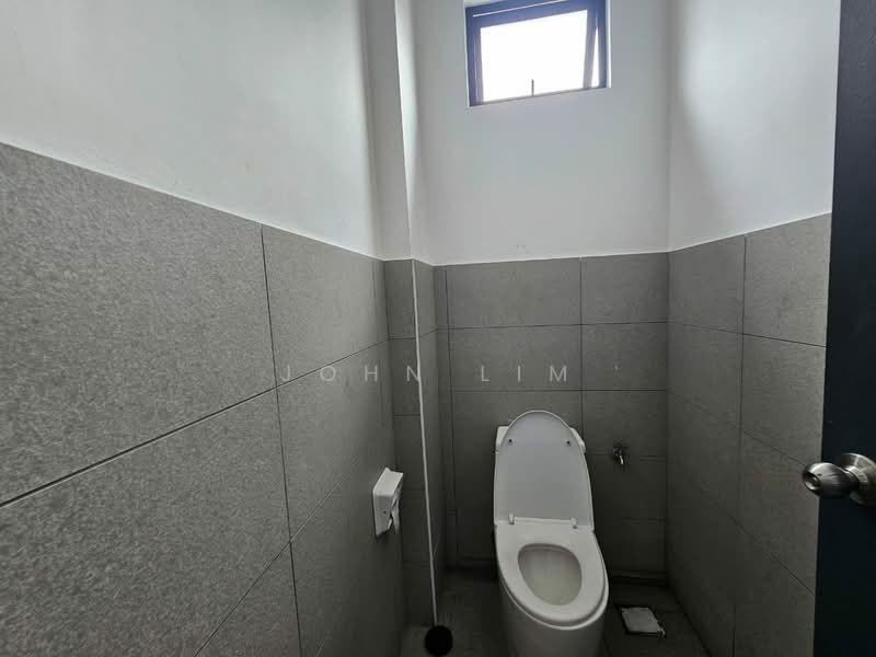 Kedai untuk Dijual di Eco Business Park 1 (Johor Bahru) - John Lim - Bathroom - PropertyGuru.com.my