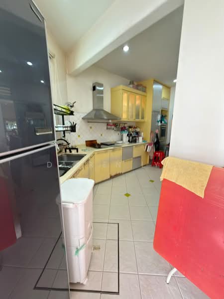 Rumah Teres untuk Dijual di Island Glades (Jelutong) - Darren Lye - Kitchen - PropertyGuru.com.my
