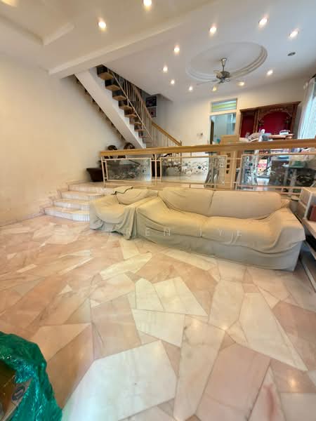 Rumah Teres untuk Dijual di Island Glades (Jelutong) - Darren Lye - Living Room - PropertyGuru.com.my