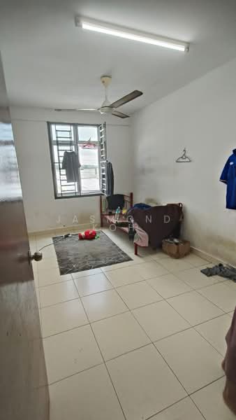 2.5-storey Terraced House for Sale in Senai (Johor) - Jasmond Koh - Bedroom - PropertyGuru.com.my