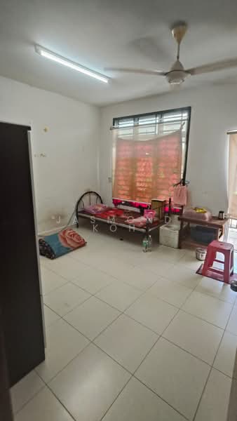 2.5-storey Terraced House for Sale in Senai (Johor) - Jasmond Koh - Bedroom - PropertyGuru.com.my