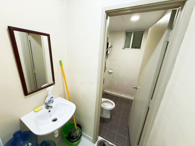 Kondominium untuk Disewa di The Golden Triangle Condominium - Bosco Teoh - Bathroom - PropertyGuru.com.my