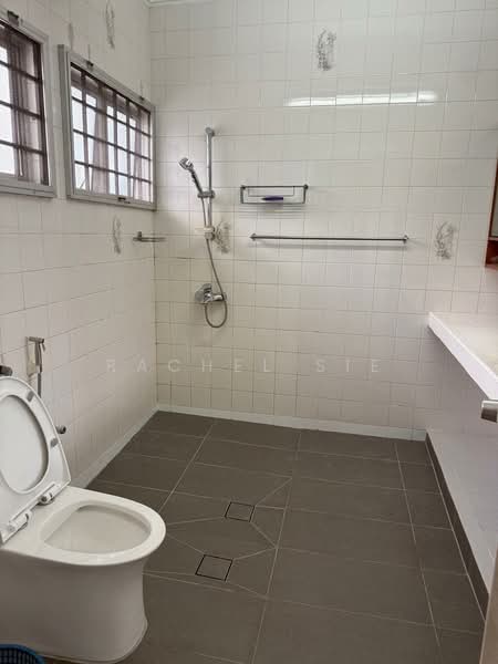 Rumah Teres untuk Disewa di Usj 2 (Subang Jaya) - Rachel Sie - Bathroom - PropertyGuru.com.my