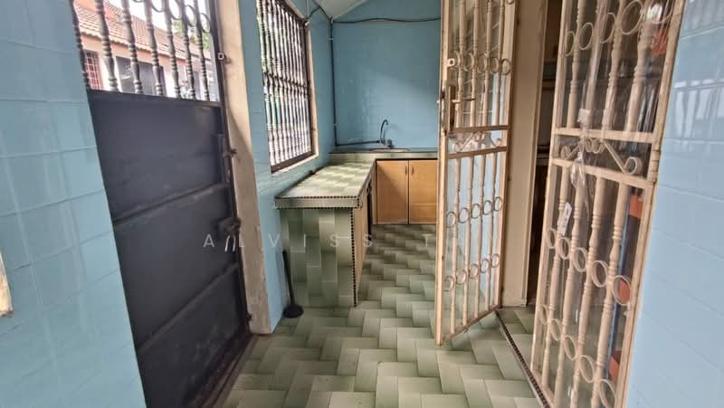 Rumah Teres 1 Tingkat untuk Dijual di Taman Perling (Perling) - Alviss Tay - Kitchen - PropertyGuru.com.my