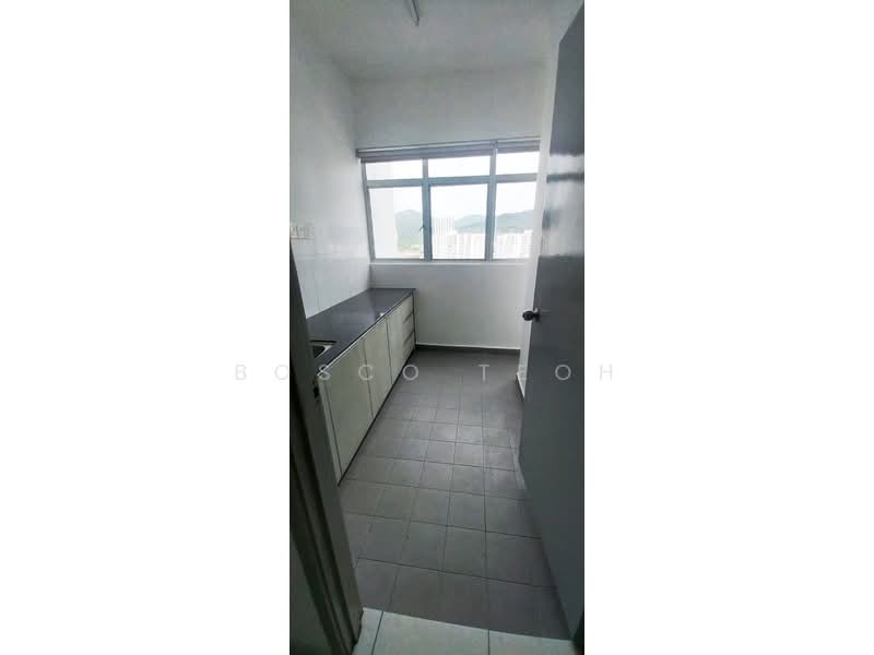 Kondominium untuk Disewa di The Golden Triangle Condominium - Bosco Teoh - Kitchen - PropertyGuru.com.my