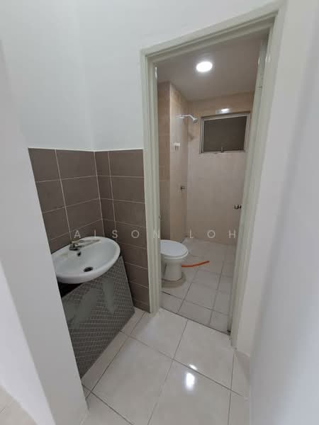 Pangsapuri untuk Dijual di Suria Residence - Alson Loh - Bathroom - PropertyGuru.com.my