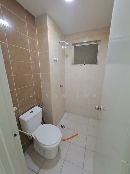 Pangsapuri untuk Dijual di Suria Residence - Alson Loh - Bathroom - PropertyGuru.com.my