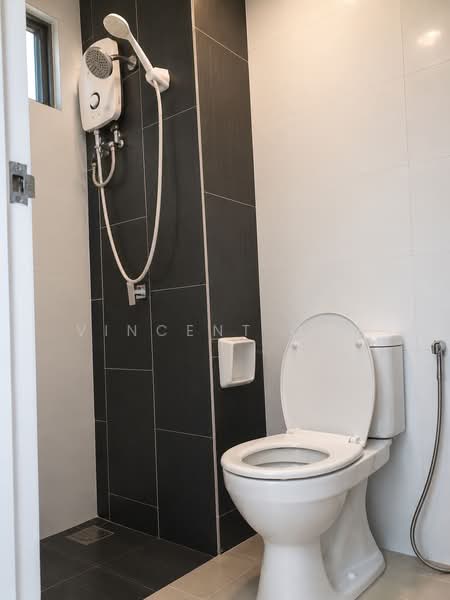 Service Residence for Sale at Seasons Garden Residences - Vincent Goh - Bathroom - PropertyGuru.com.my