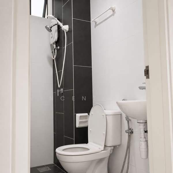 Service Residence for Sale at Seasons Garden Residences - Vincent Goh - Bathroom - PropertyGuru.com.my