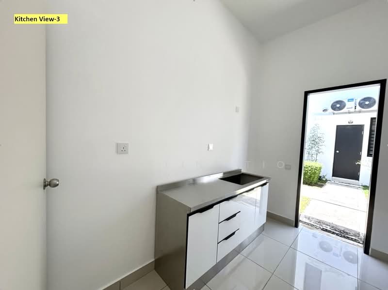 Townhouse for Sale in Bandar Cassia (Batu Kawan) - Angeline Tio - Kitchen - PropertyGuru.com.my
