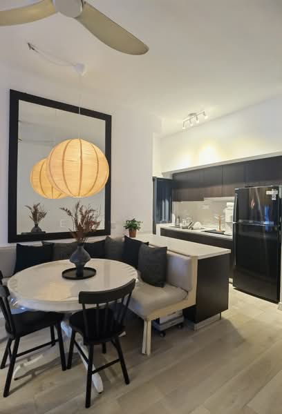 Kediaman Servis untuk Dijual di Setia City Residences - Eve Wong - Dining Room - PropertyGuru.com.my