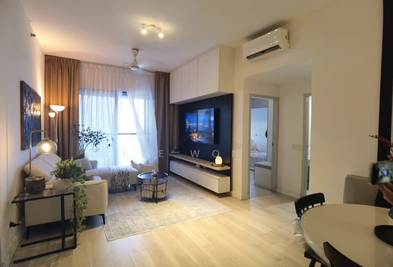 Kediaman Servis untuk Dijual di Setia City Residences - Eve Wong - Living Room - PropertyGuru.com.my