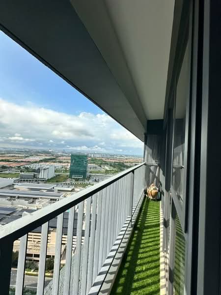 Servis Apartment untuk Disewa di Setia City Residences - Eve Wong - Balcony - PropertyGuru.com.my