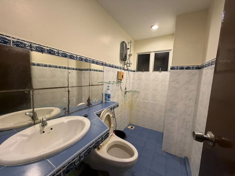 Kondominium untuk Disewa di Endah Ria - Siew Yoong - Bathroom - PropertyGuru.com.my