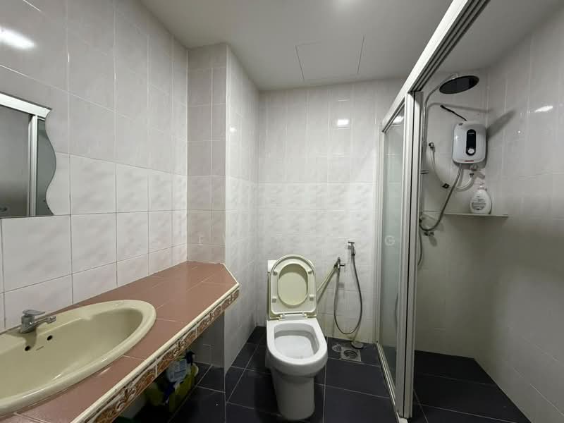 Kondominium untuk Disewa di Endah Ria - Siew Yoong - Bathroom - PropertyGuru.com.my