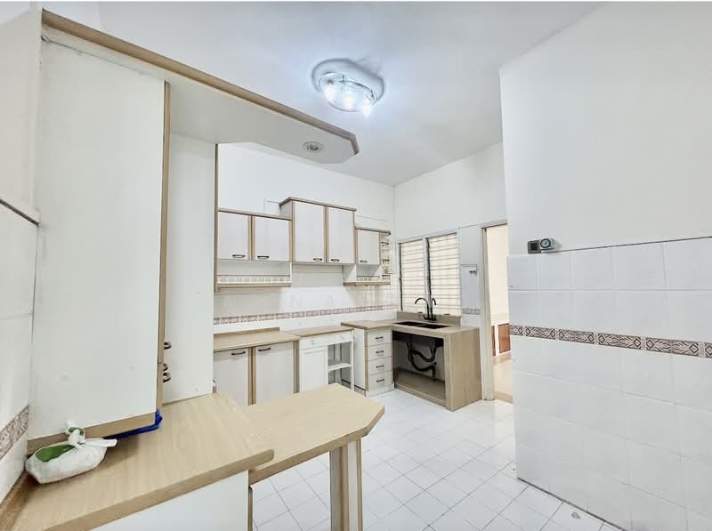 Semi-Detached House for Rent in Sungai Long (Bandar Sungai Long) - Anna Ong - Kitchen - PropertyGuru.com.my