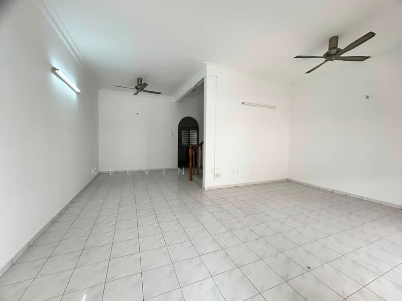 2-storey Terraced House for Sale in Taman Pinji Mewah (Ipoh) - Kelvin Chong - Living Room - PropertyGuru.com.my