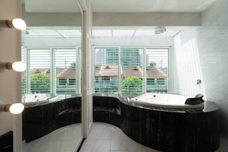 Rumah Teres 2 Tingkat untuk Dijual di Taman Sutera (Johor Bahru) - Ken Chai - PropertyGuru.com.my