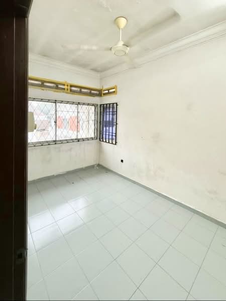 2-storey Terraced House for Sale in Taman Suria (Johor Bahru) - Yik Tat - PropertyGuru.com.my