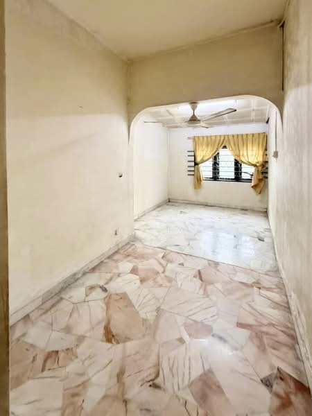 2-storey Terraced House for Sale in Taman Suria (Johor Bahru) - Yik Tat - PropertyGuru.com.my