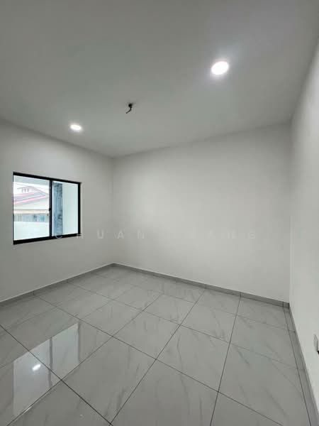 Rumah Teres 1 Tingkat untuk Dijual di Taman Johor Jaya (Johor Bahru) - Chuan Liang - Bedroom - PropertyGuru.com.my