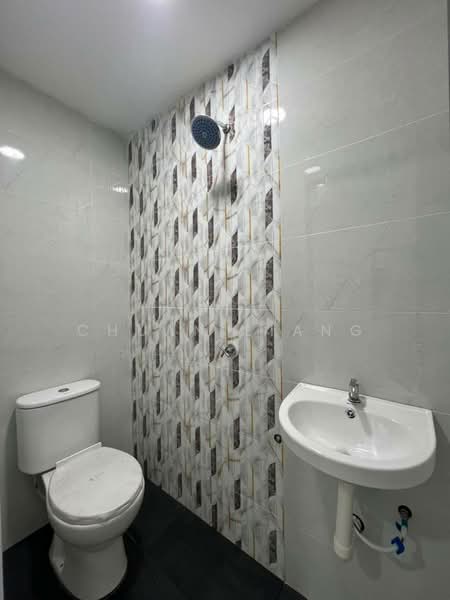 Rumah Teres 1 Tingkat untuk Dijual di Taman Johor Jaya (Johor Bahru) - Chuan Liang - Bathroom - PropertyGuru.com.my