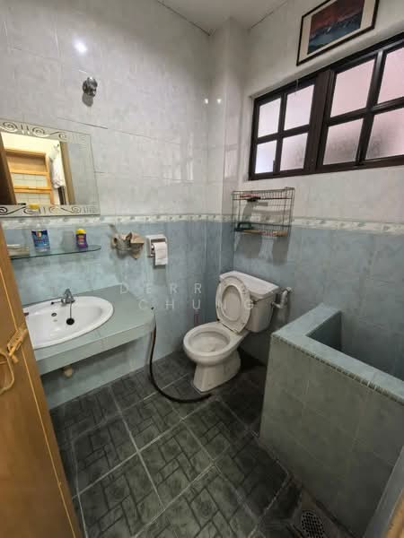 2.5-storey Terraced House for Sale in Taman Buntong Jaya (Ipoh) - Derrick Chung - Bathroom - PropertyGuru.com.my