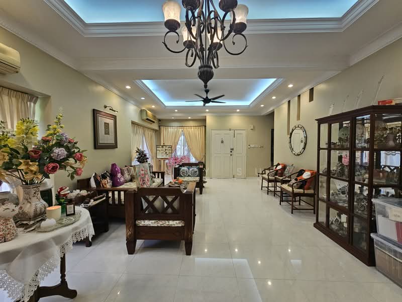 2-storey Terraced House for Sale in Bukit Jelutong (Shah Alam) - Winny Su - Living Room - PropertyGuru.com.my