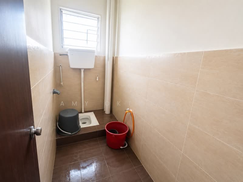 Shop for Rent in Taman Bunga Kantan (Kajang) - Amy Oktavia - Bathroom - PropertyGuru.com.my