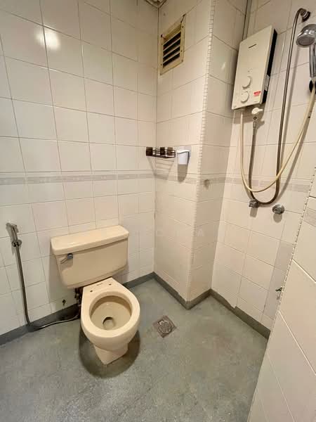 Kondominium untuk Dijual di City Gardens - Sky Chan - Bathroom - PropertyGuru.com.my