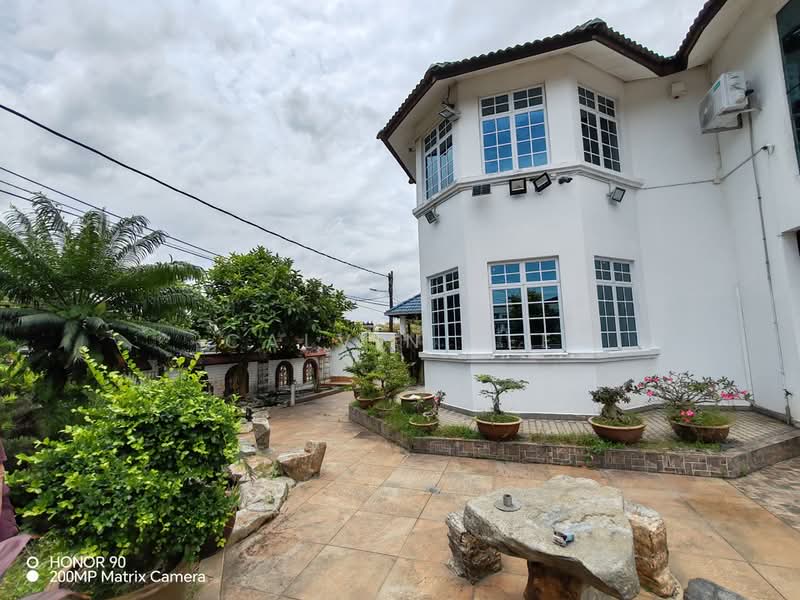 Rumah Banglo untuk Dijual di Taman Molek (Johor Bahru) - Calvin Lee - PropertyGuru.com.my
