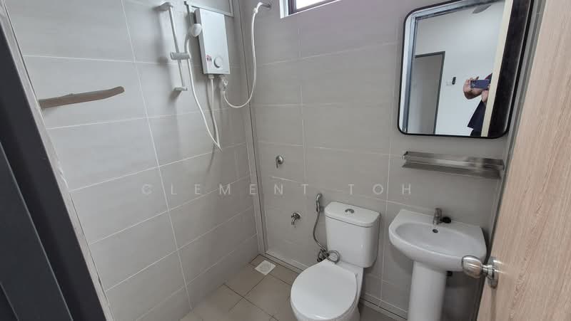 Rumah Teres 2 Tingkat untuk Dijual di Taman Uni Central (Samarahan) - Clement Toh - Bathroom - PropertyGuru.com.my